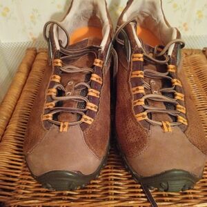 Womens Merrell J87230 Brown Suede  Hiking Shoes Sneakers Size 11 M Vibram Soles.